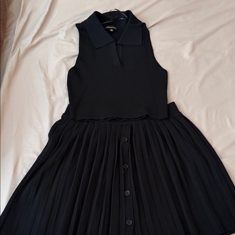 Sleeveless Collared Black Pleated Button Skirt Dress